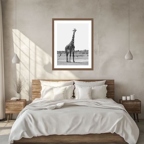 Giraffe foto op fotopapier zonder lijst. Voor in de woonkamer of slaapkamer. Gefotografeerd door Julia Eilert 